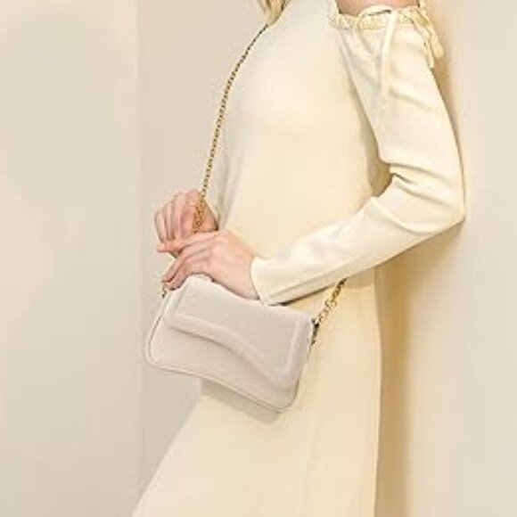 Neiman Marcus White PU leather Saddle Bag - Picture 1 of 3